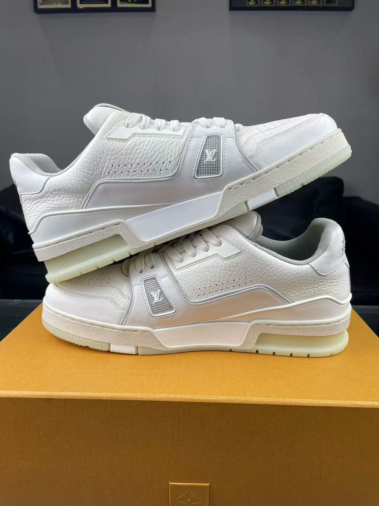 Louis Vuitton Louis Vuitton Training White Lowtop Sneakers 8.5 Men Size US 8.5 / EU 41-42 - 5 Thumbnail