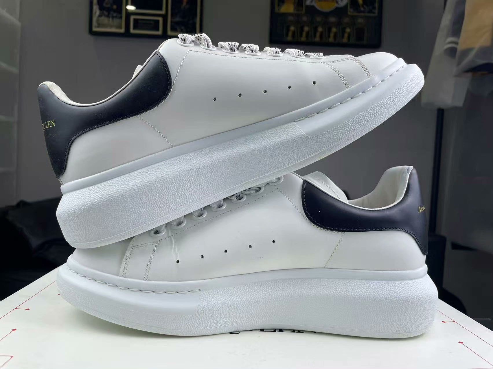 Alexander McQueen Alexander McQueen White Lowtop Sneakers us_8-5 Women Size US 8.5 / IT 38.5 - 5 Thumbnail