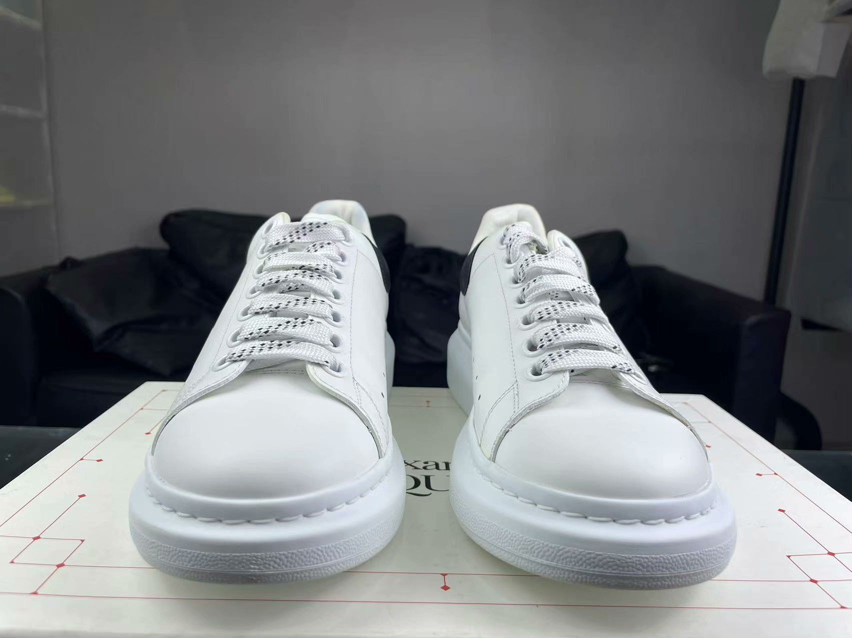 Alexander McQueen Alexander McQueen White Lowtop Sneakers us_8-5 Women Size US 8.5 / IT 38.5 - 2 Thumbnail