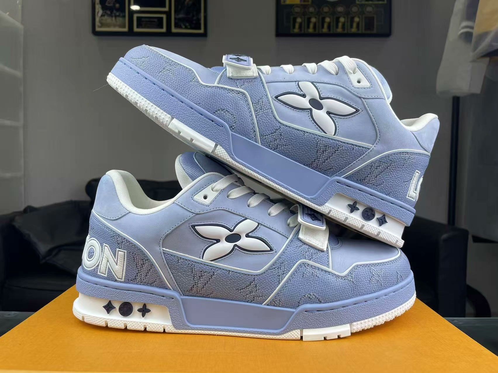 Louis Vuitton Louis Vuitton Training Lowtop Sneakers 9.5 Men Size US 9.5 / EU 42-43 - 6 Thumbnail