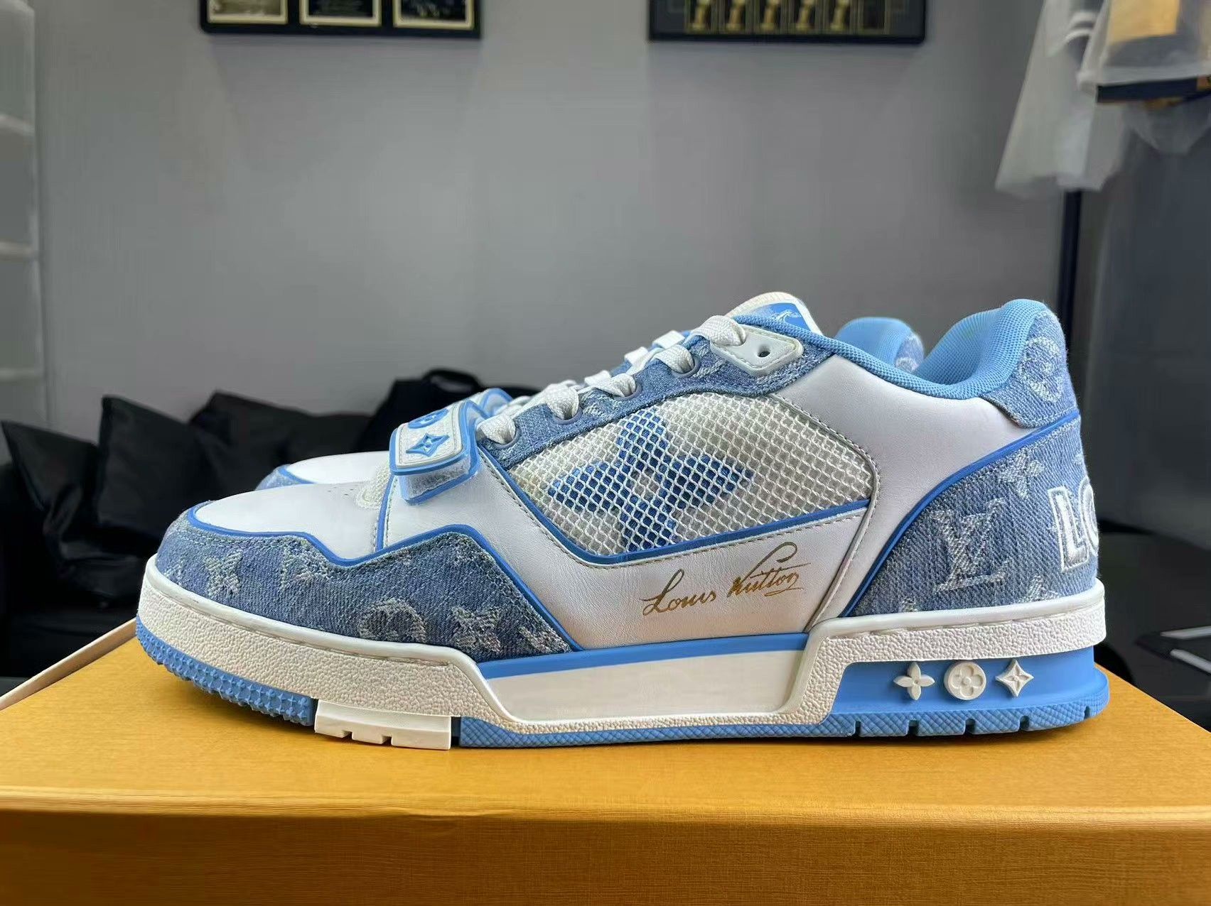 Louis Vuitton Louis Vuitton Training Blue Lowtop Sneakers 10 Men Size US 10 / EU 43 - 7 Thumbnail