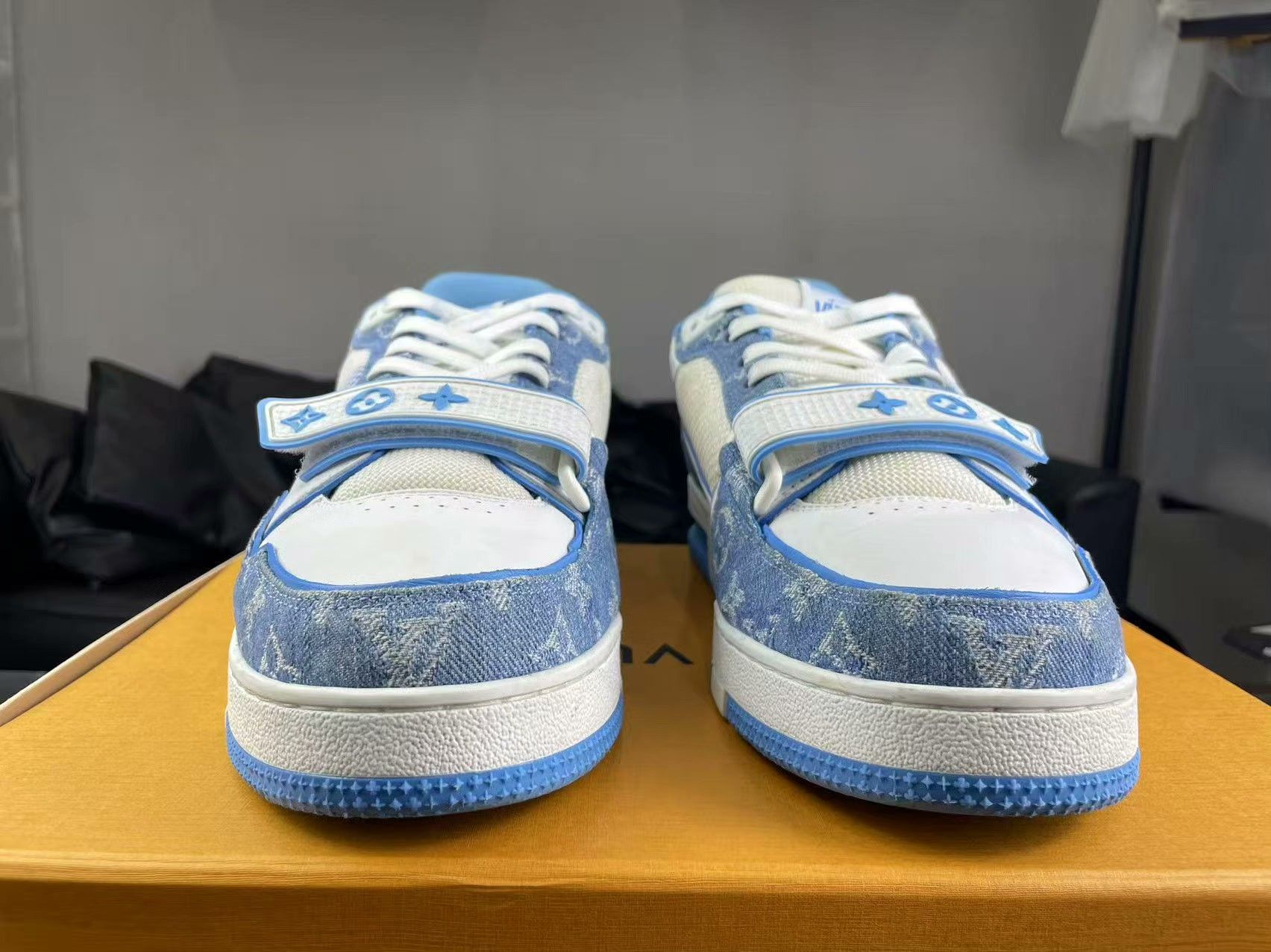 Louis Vuitton Louis Vuitton Training Blue Lowtop Sneakers 10 Men Size US 10 / EU 43 - 2 Thumbnail