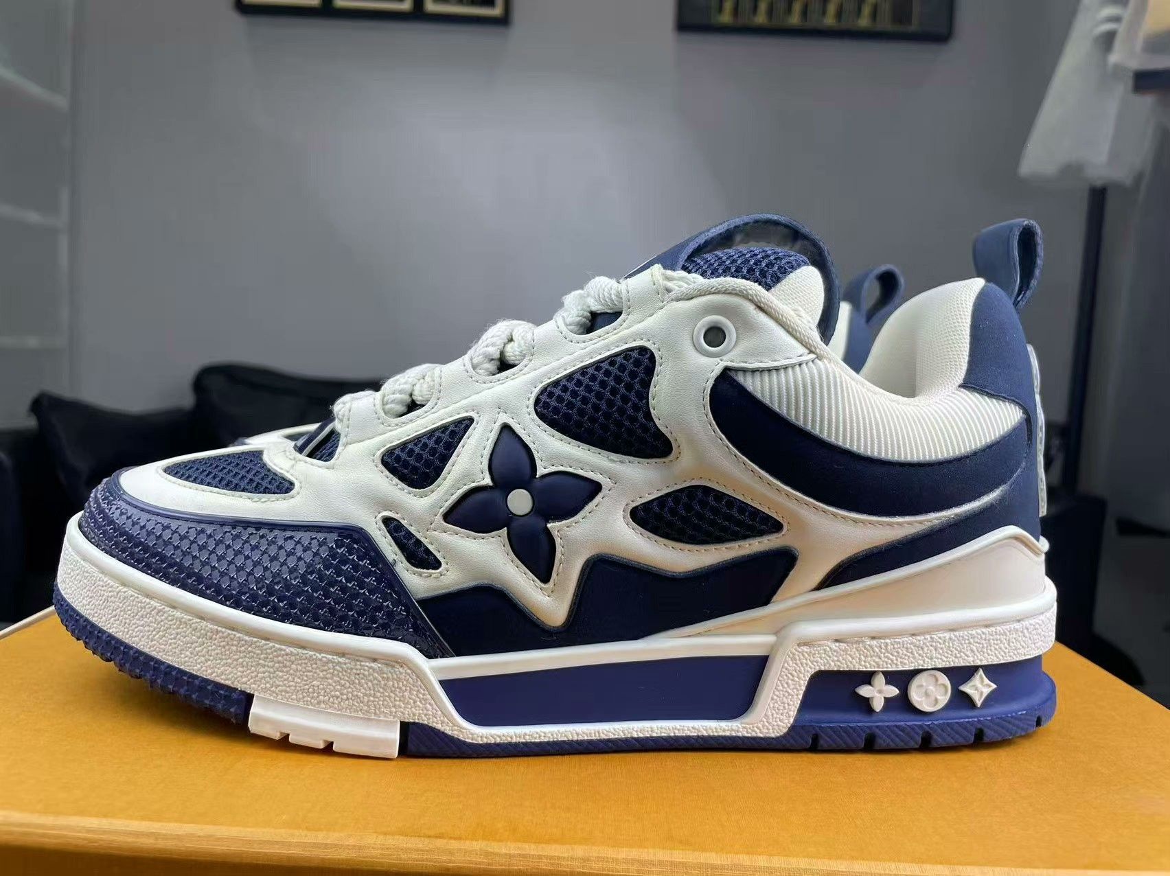 Louis Vuitton Louis Vuitton Skate Blue Lowtop Sneakers 7.5 Men Size US 7.5 / EU 40-41 - 7 Thumbnail