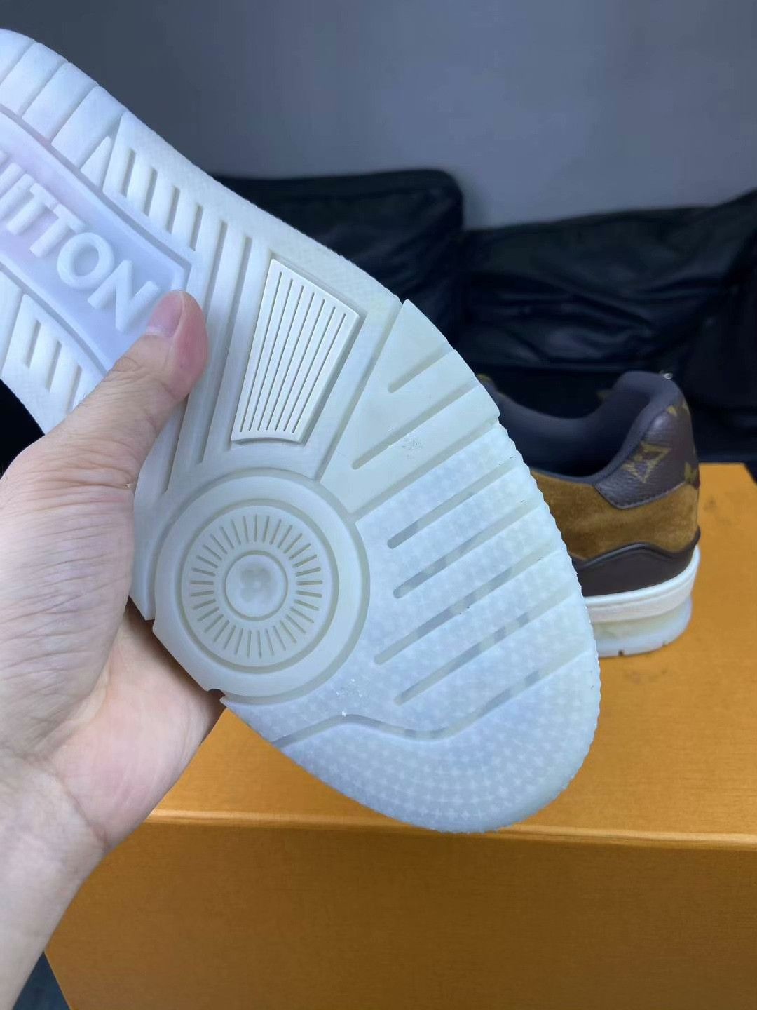 Louis Vuitton Louis Vuitton Training Lowtop Sneakers 8.5 Men Size US 8.5 / EU 41-42 - 7 Thumbnail