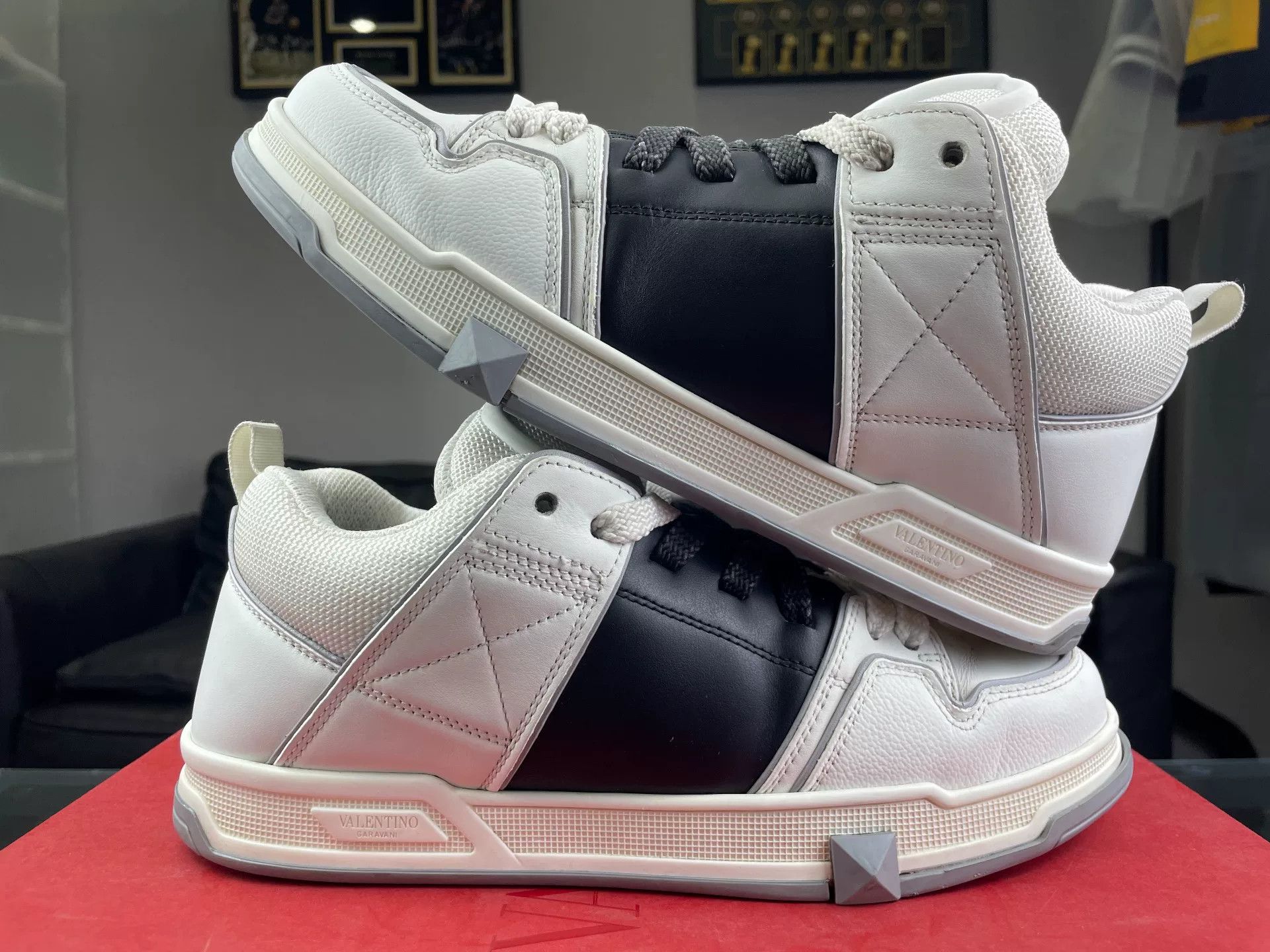 Valentino Valentino Printed Black Lowtop Sneakers 7.5 Men Size US 7.5 / EU 40-41 - 6 Thumbnail