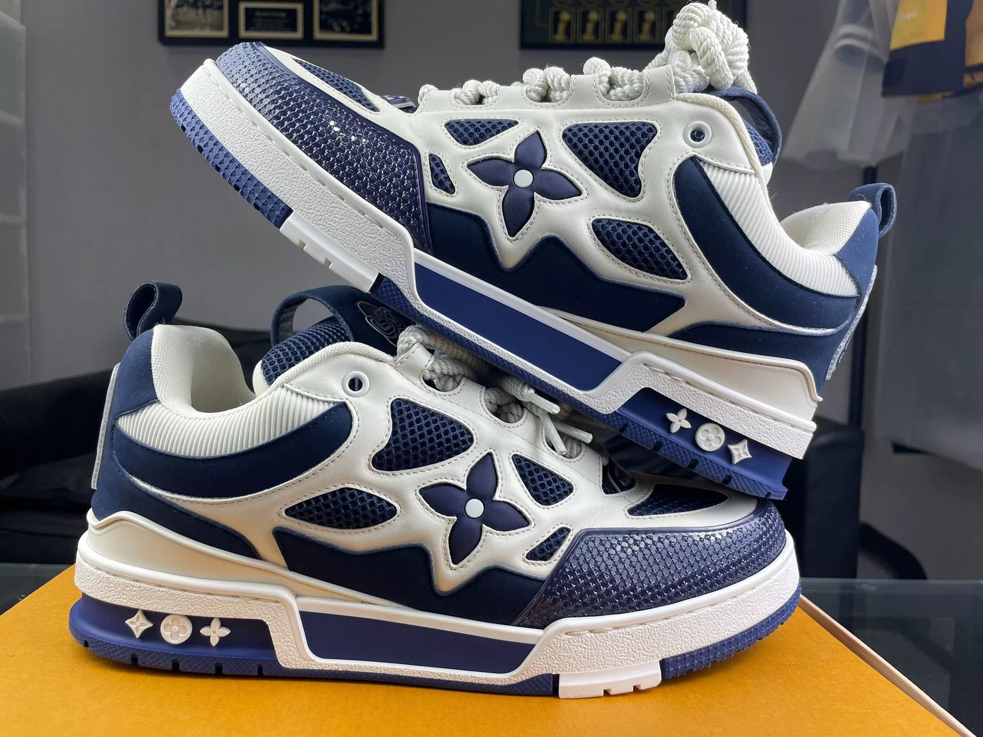 Louis Vuitton Louis Vuitton Skate Printed Blue Lowtop Sneakers 9.5 Men Size US 9.5 / EU 42-43 - 6 Thumbnail