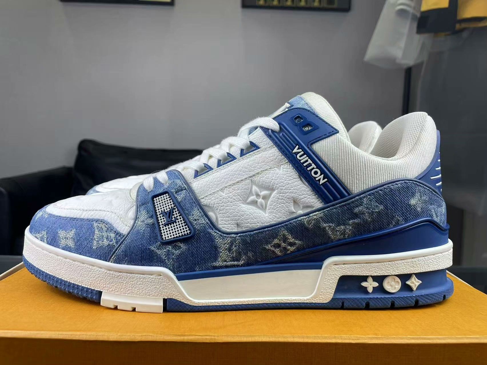 Louis Vuitton Louis Vuitton Training Denim Blue Lowtop Sneakers 10.5 Men Size US 10.5 / EU 43-44 - 7 Thumbnail