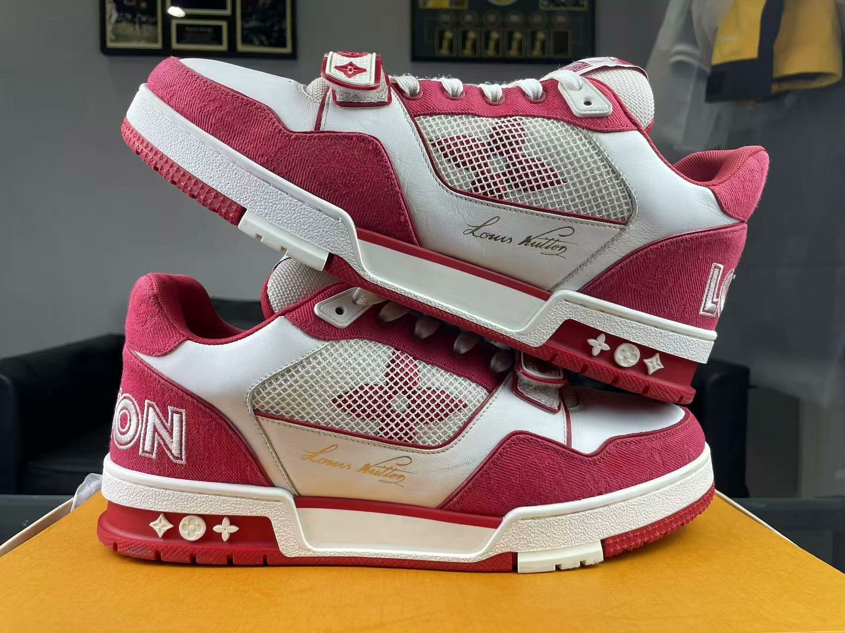 Louis Vuitton Louis Vuitton Training Red Lowtop Sneakers 9 Men Size US 9 / EU 42 - 6 Thumbnail