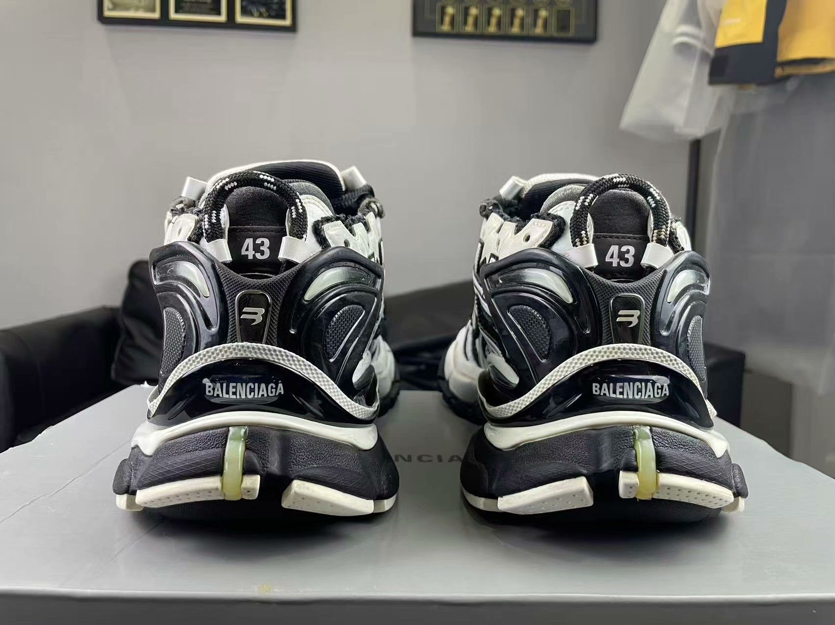 Balenciaga Balenciaga Running Black Lowtop Sneakers 10 Men Size US 10 / EU 43 - 3 Thumbnail