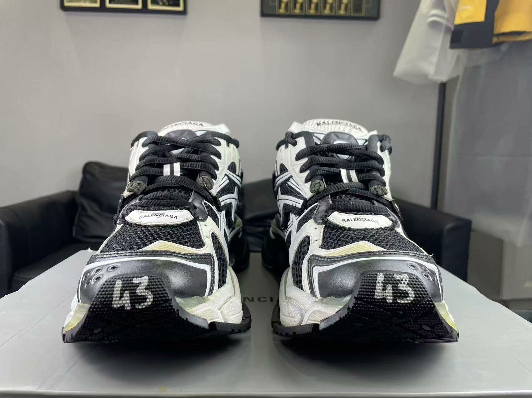 Balenciaga Balenciaga Running Black Lowtop Sneakers 10 Men Size US 10 / EU 43 - 2 Thumbnail