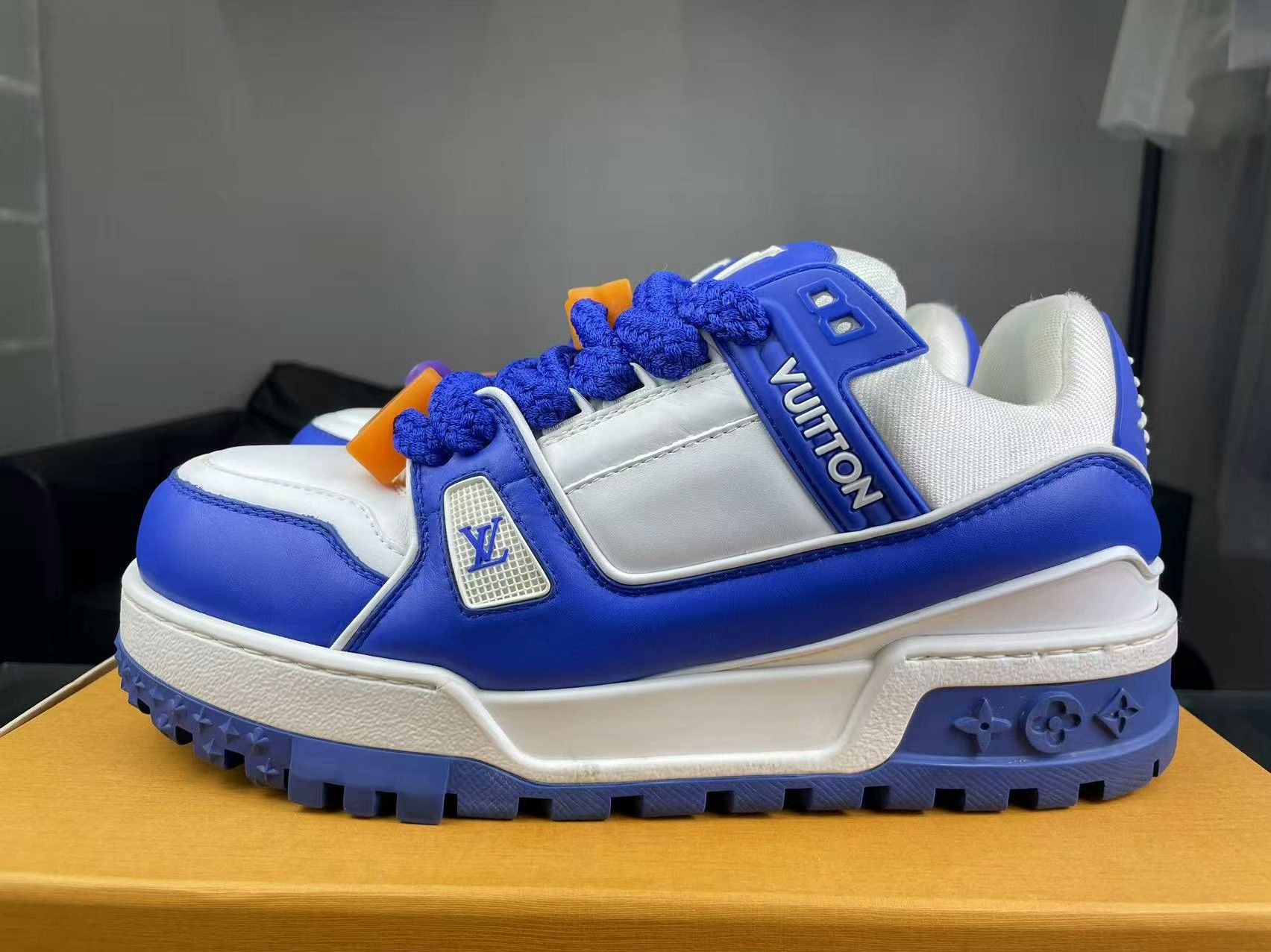 Louis Vuitton Louis Vuitton Training Blue Lowtop Sneakers 9 Men Size US 9 / EU 42 - 7 Thumbnail