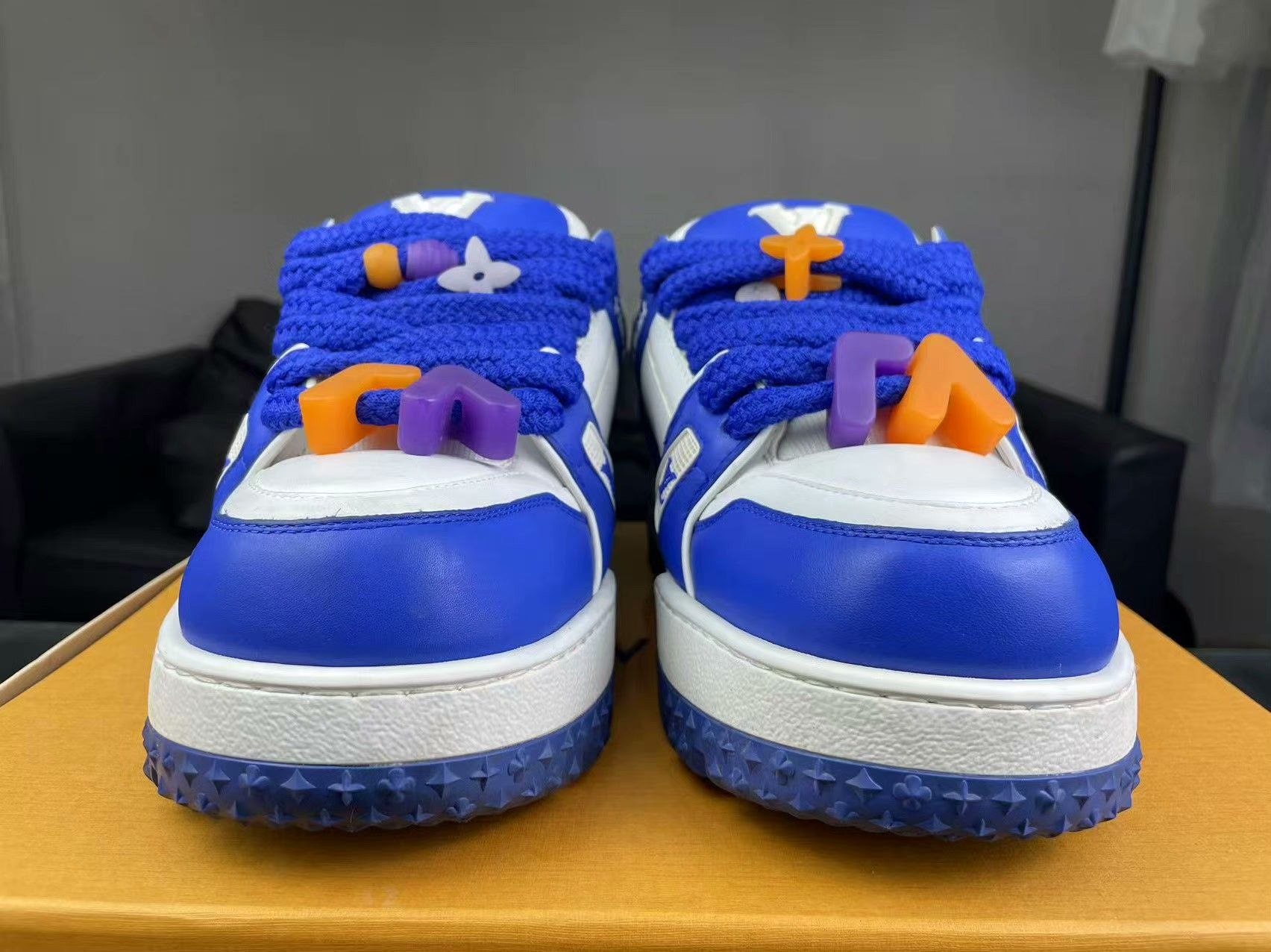 Louis Vuitton Louis Vuitton Training Blue Lowtop Sneakers 9 Men Size US 9 / EU 42 - 2 Thumbnail