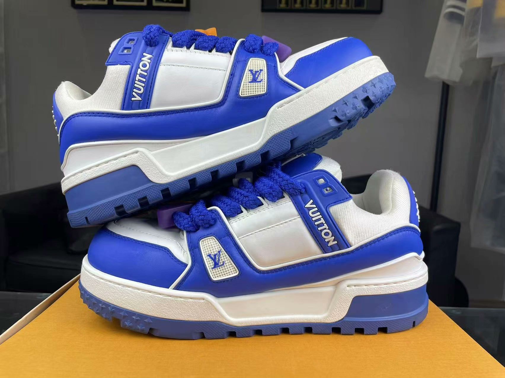 Louis Vuitton Louis Vuitton Training Blue Lowtop Sneakers 9 Men Size US 9 / EU 42 - 5 Thumbnail