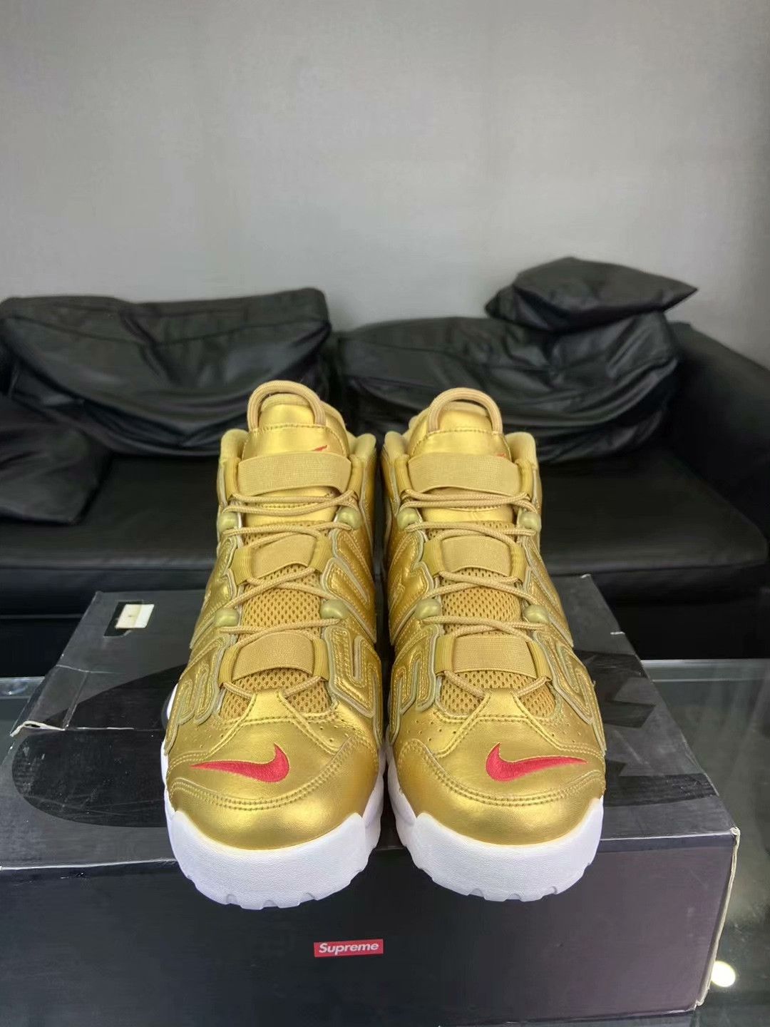 Nike Nike Gold Lowtop Sneakers 10.5 Men Size US 10.5 / EU 43-44 - 2 Thumbnail