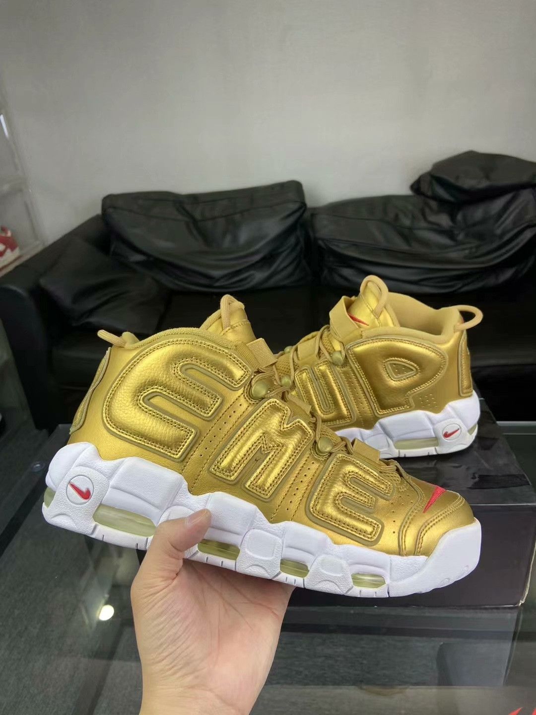 Nike Nike Gold Lowtop Sneakers 10.5 Men Size US 10.5 / EU 43-44 - 9 Thumbnail