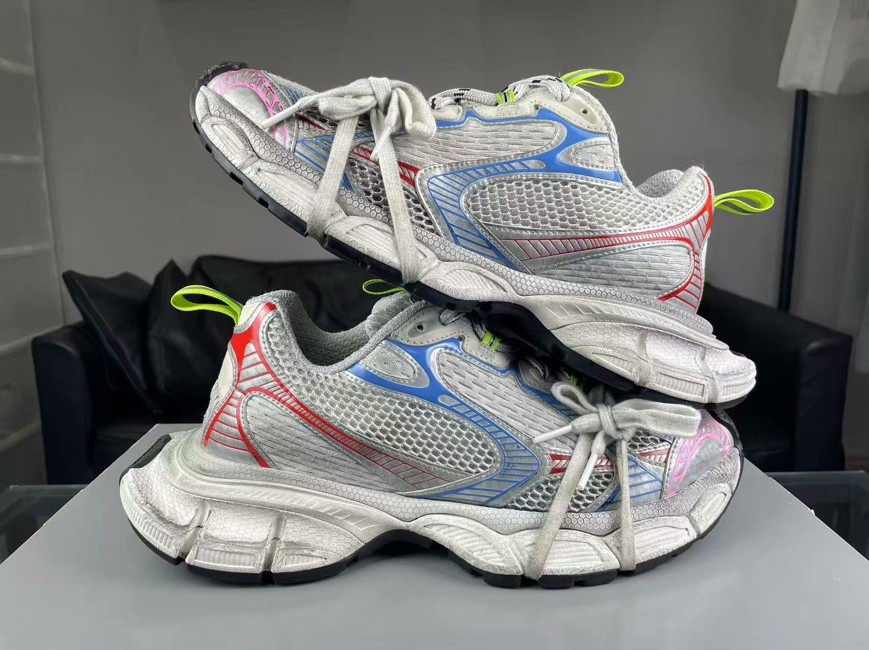 Balenciaga Balenciaga Rainbow Multi Lowtop Sneakers 8.5 Men Size US 8.5 / EU 41-42 - 6 Thumbnail