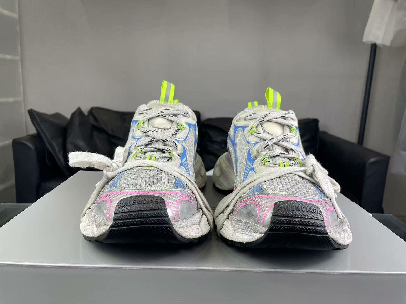 Balenciaga Balenciaga Rainbow Multi Lowtop Sneakers 8.5 Men Size US 8.5 / EU 41-42 - 2 Thumbnail