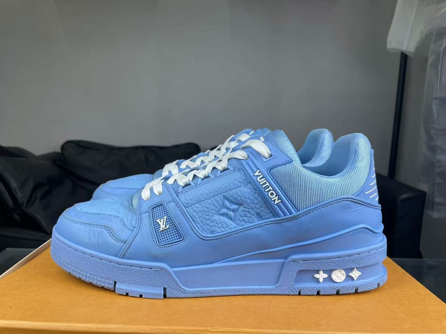 Louis Vuitton Louis Vuitton Training Blue Lowtop Sneakers 9 Men Size US 9 / EU 42 - 7 Thumbnail
