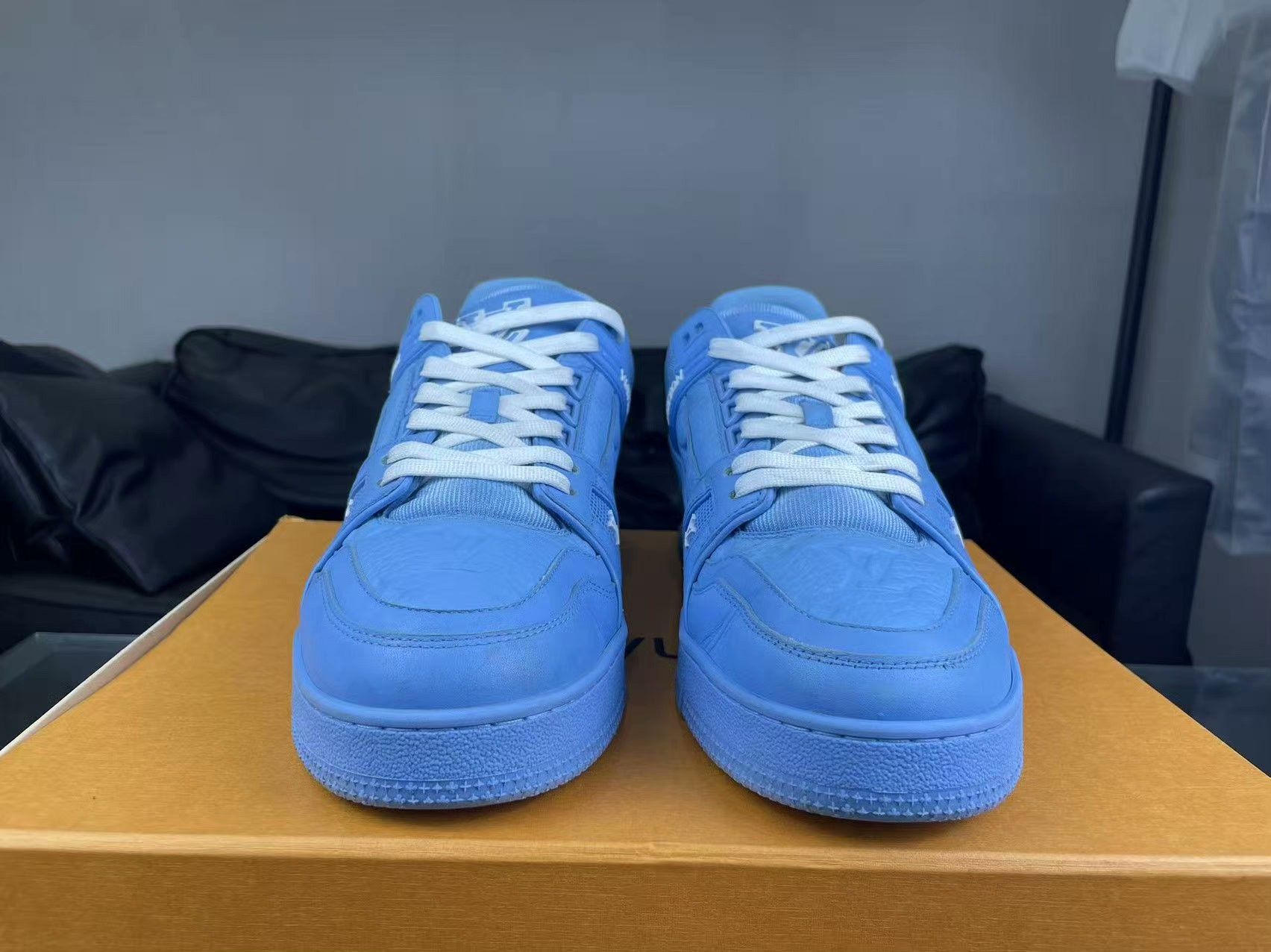 Louis Vuitton Louis Vuitton Training Blue Lowtop Sneakers 9 Men Size US 9 / EU 42 - 2 Thumbnail
