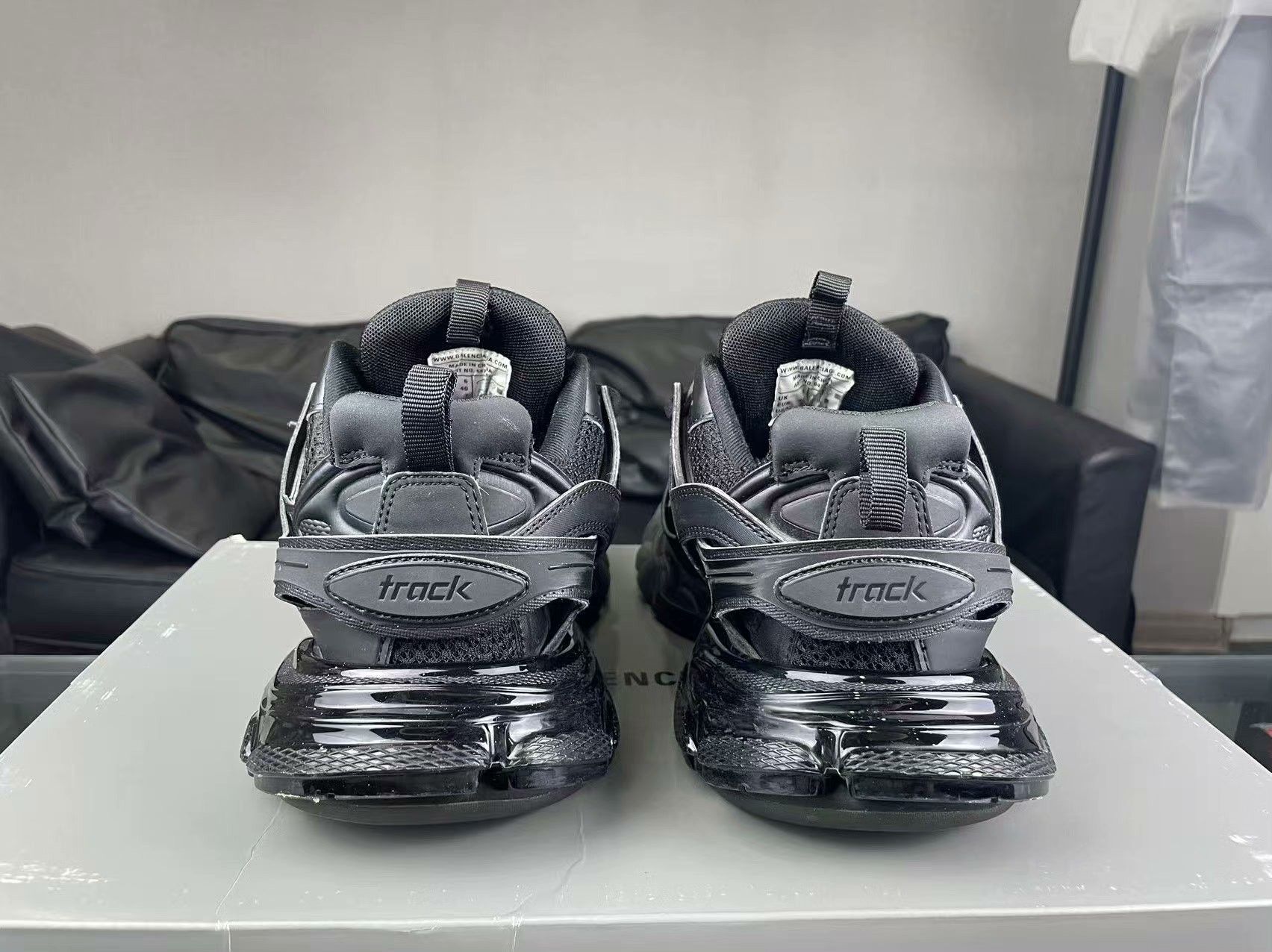 Balenciaga Balenciaga Black Lowtop Sneakers 7.5 Men Size US 7.5 / EU 40-41 - 2 Thumbnail