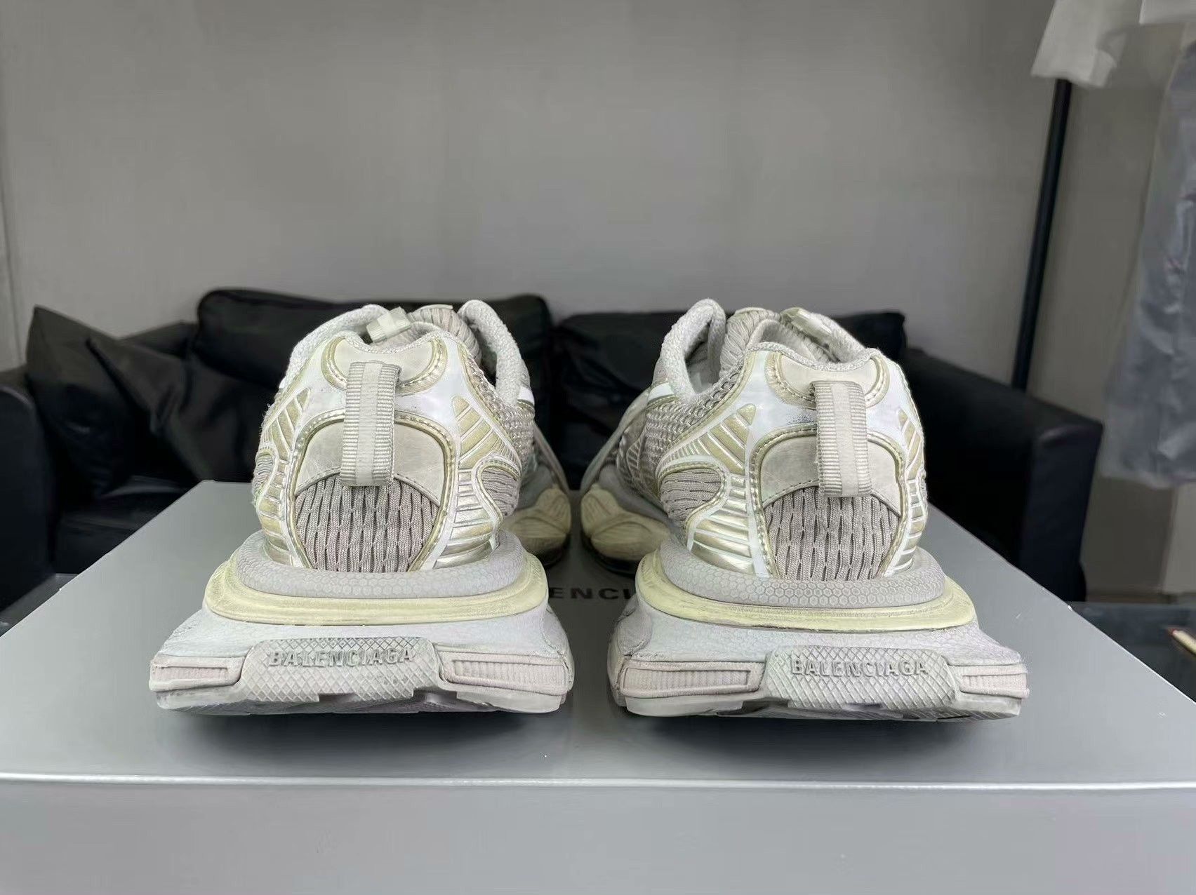 Balenciaga Balenciaga Gold Lowtop Sneakers 8.5 Men Size US 8.5 / EU 41-42 - 3 Thumbnail