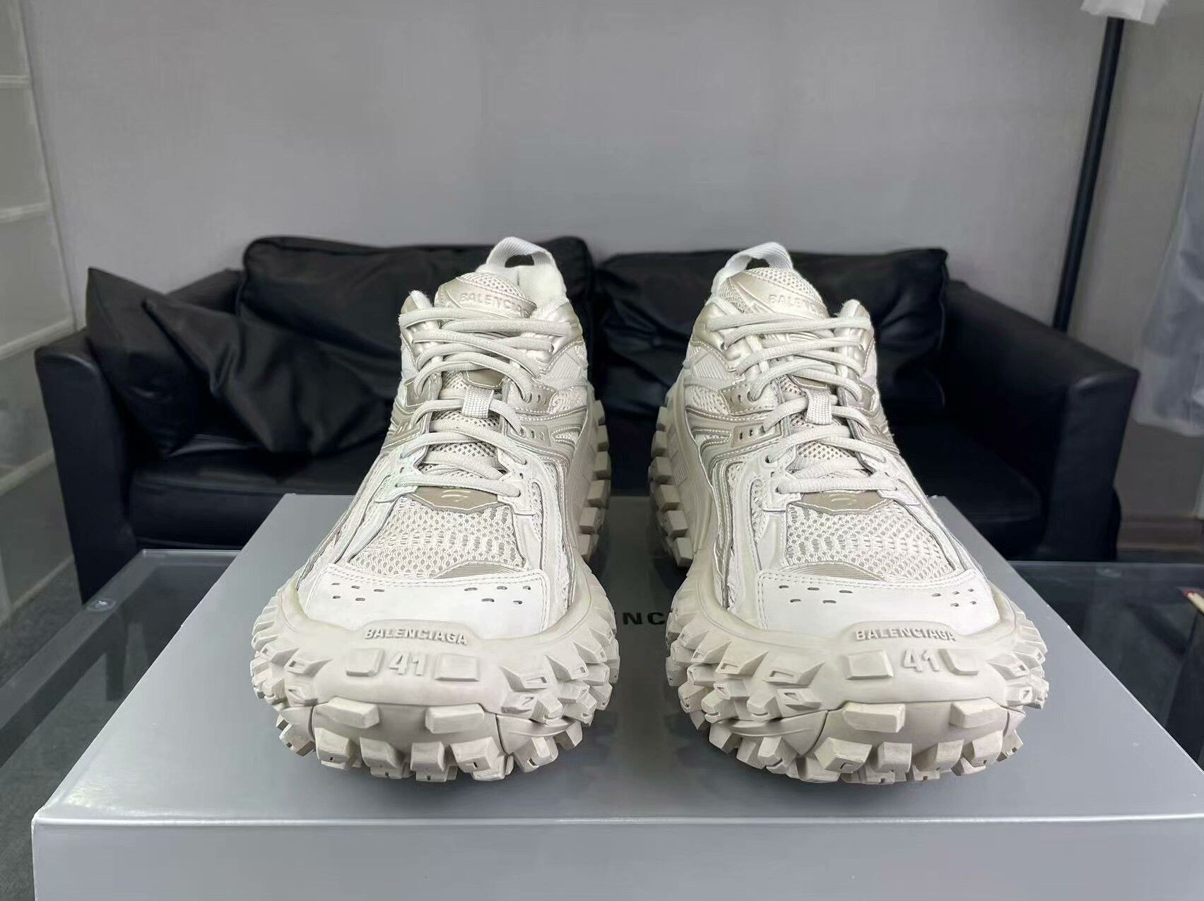 Balenciaga Balenciaga Brown Lowtop Sneakers 8.5 Men Size US 8.5 / EU 41-42 - 2 Thumbnail