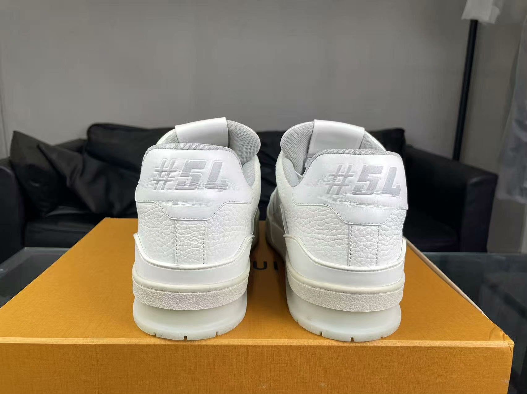 Louis Vuitton Louis Vuitton Training White Lowtop Sneakers 9.5 Men Size US 9.5 / EU 42-43 - 3 Thumbnail