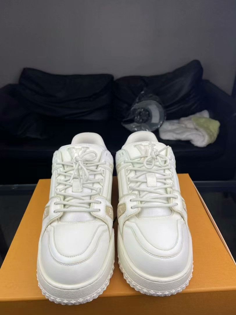 Louis Vuitton Louis Vuitton Training White Lowtop Sneakers 8.5 Men Size US 8.5 / EU 41-42 - 2 Thumbnail