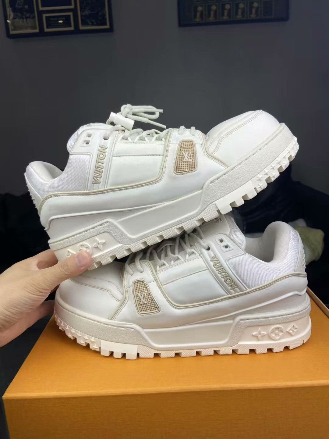 Louis Vuitton Louis Vuitton Training White Lowtop Sneakers 8.5 Men Size US 8.5 / EU 41-42 - 7 Thumbnail
