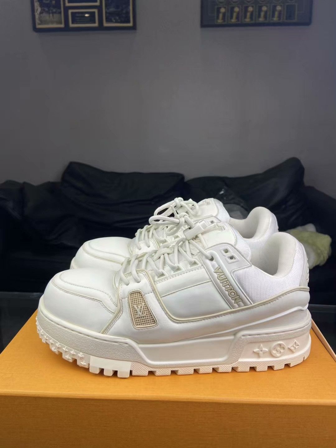 Louis Vuitton Louis Vuitton Training White Lowtop Sneakers 8.5 Men Size US 8.5 / EU 41-42 - 3 Thumbnail