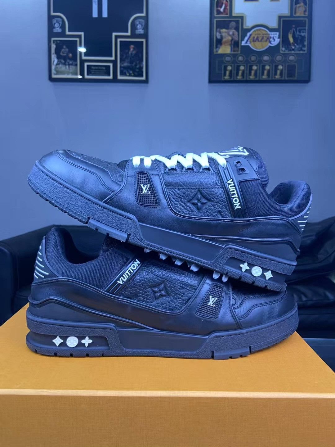 Louis Vuitton Louis Vuitton Training Black Lowtop Sneakers 10.5 Men Size US 10.5 / EU 43-44 - 7 Thumbnail