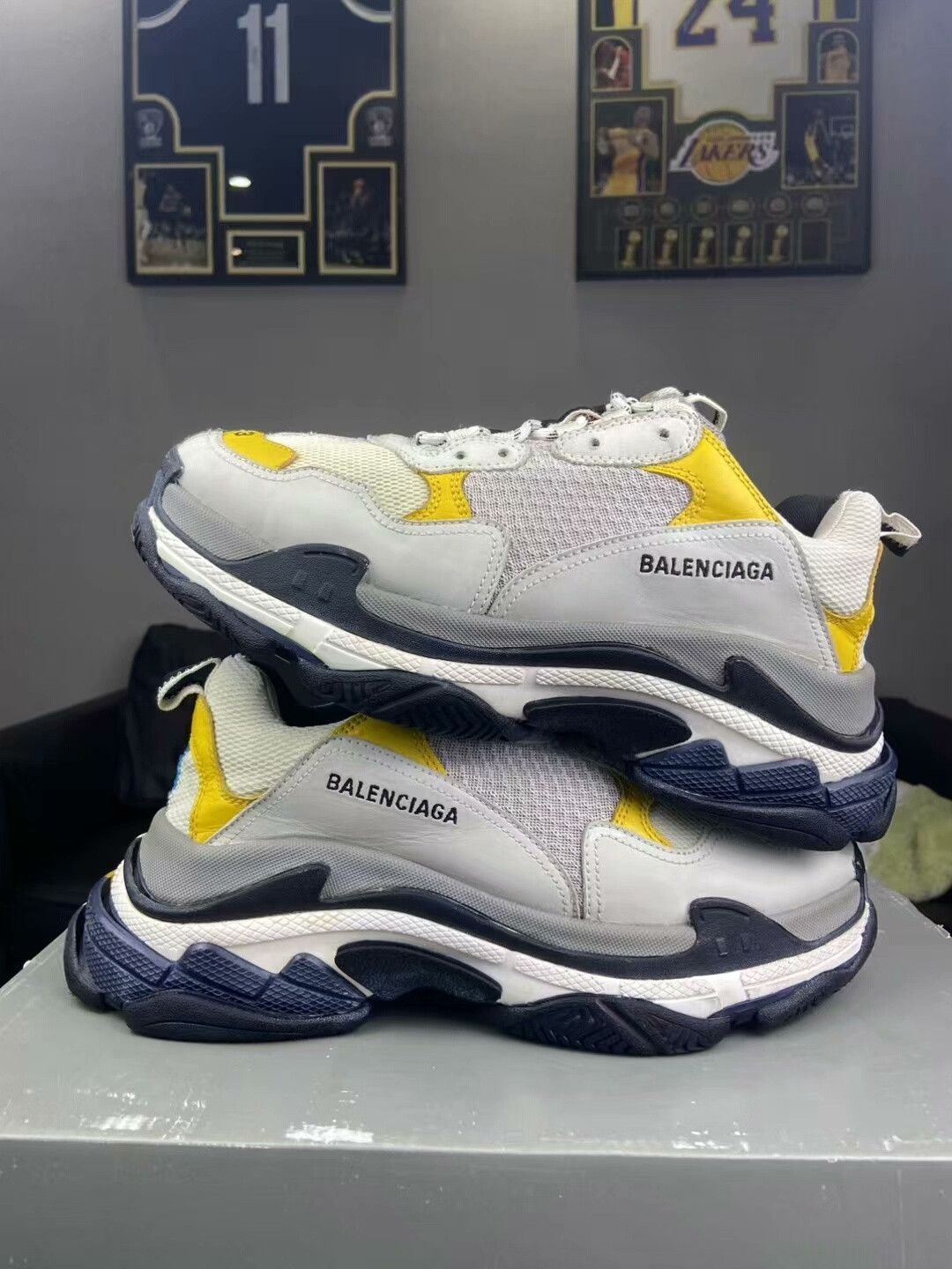 Balenciaga Balenciaga Patchwork Multi Lowtop Sneakers 10 Men Size US 10 / EU 43 - 7 Thumbnail