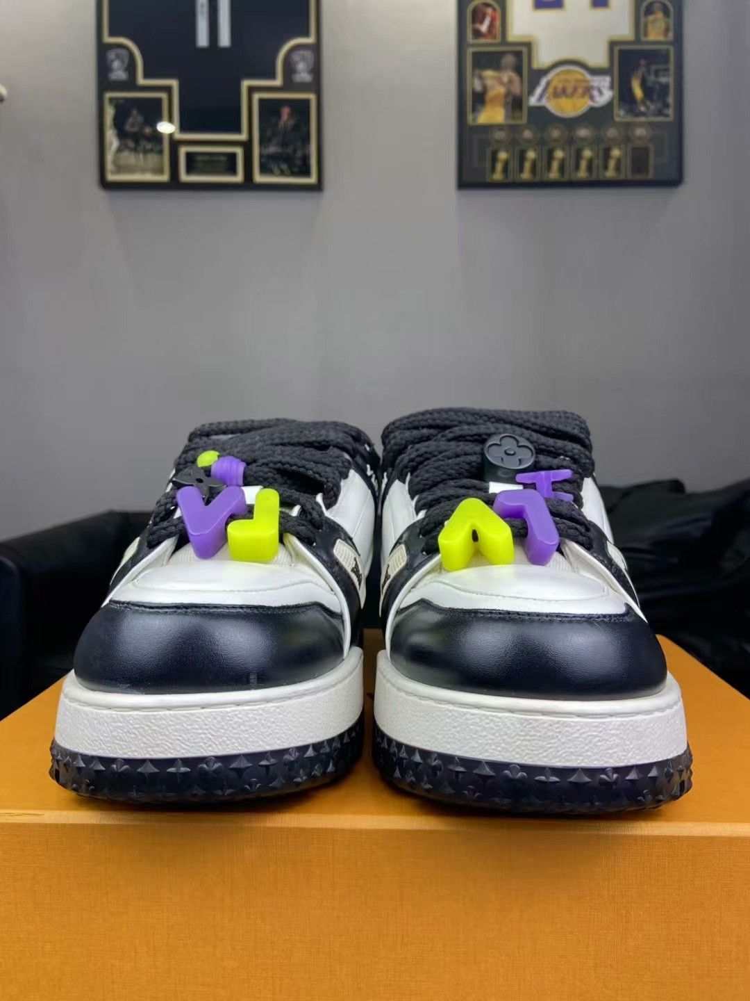 Louis Vuitton Louis Vuitton Training Black Lowtop Sneakers 9.5 Men Size US 9.5 / EU 42-43 - 2 Thumbnail