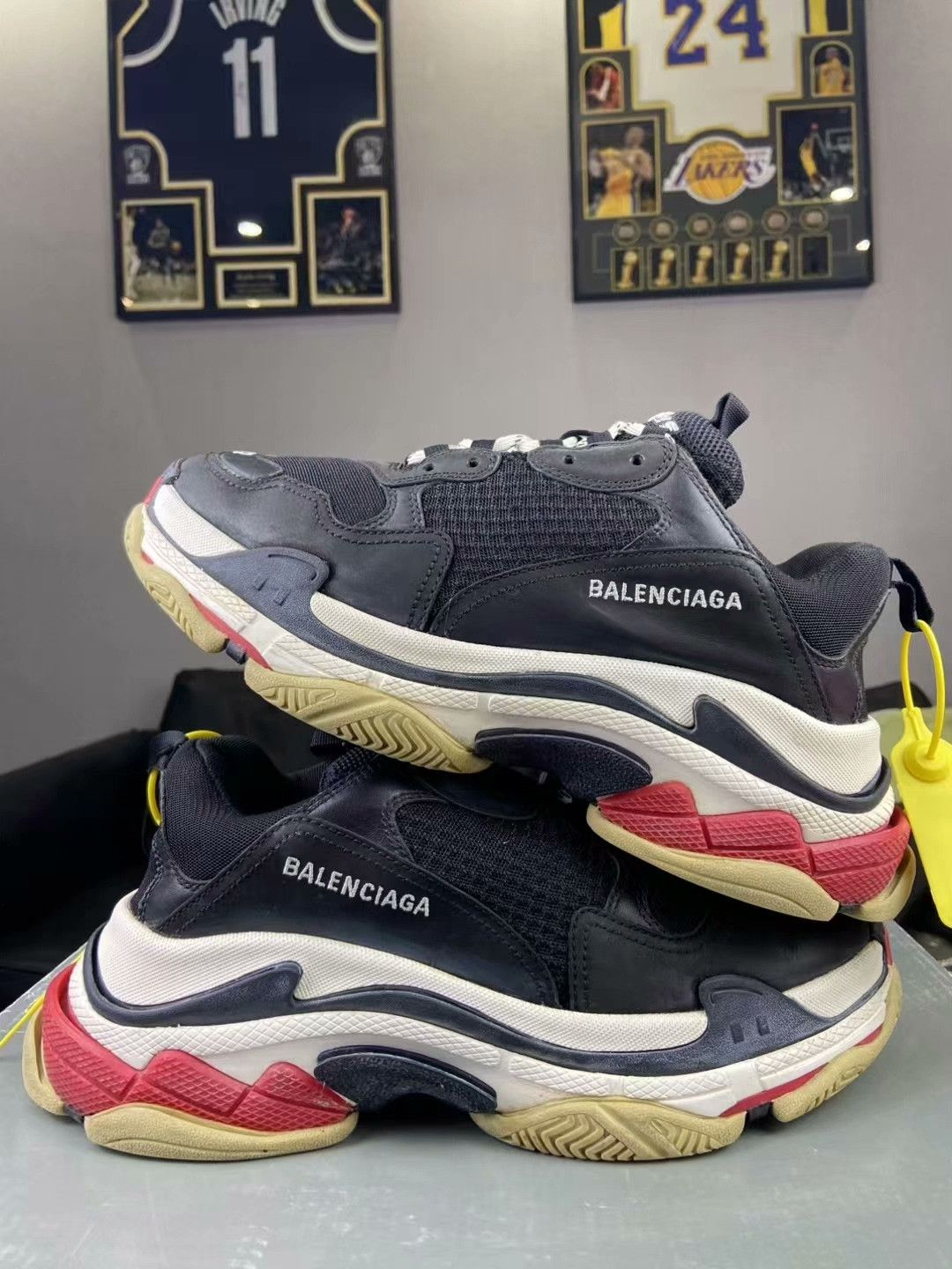 Balenciaga Balenciaga Black Lowtop Sneakers 9 Men Size US 9 / EU 42 - 7 Thumbnail