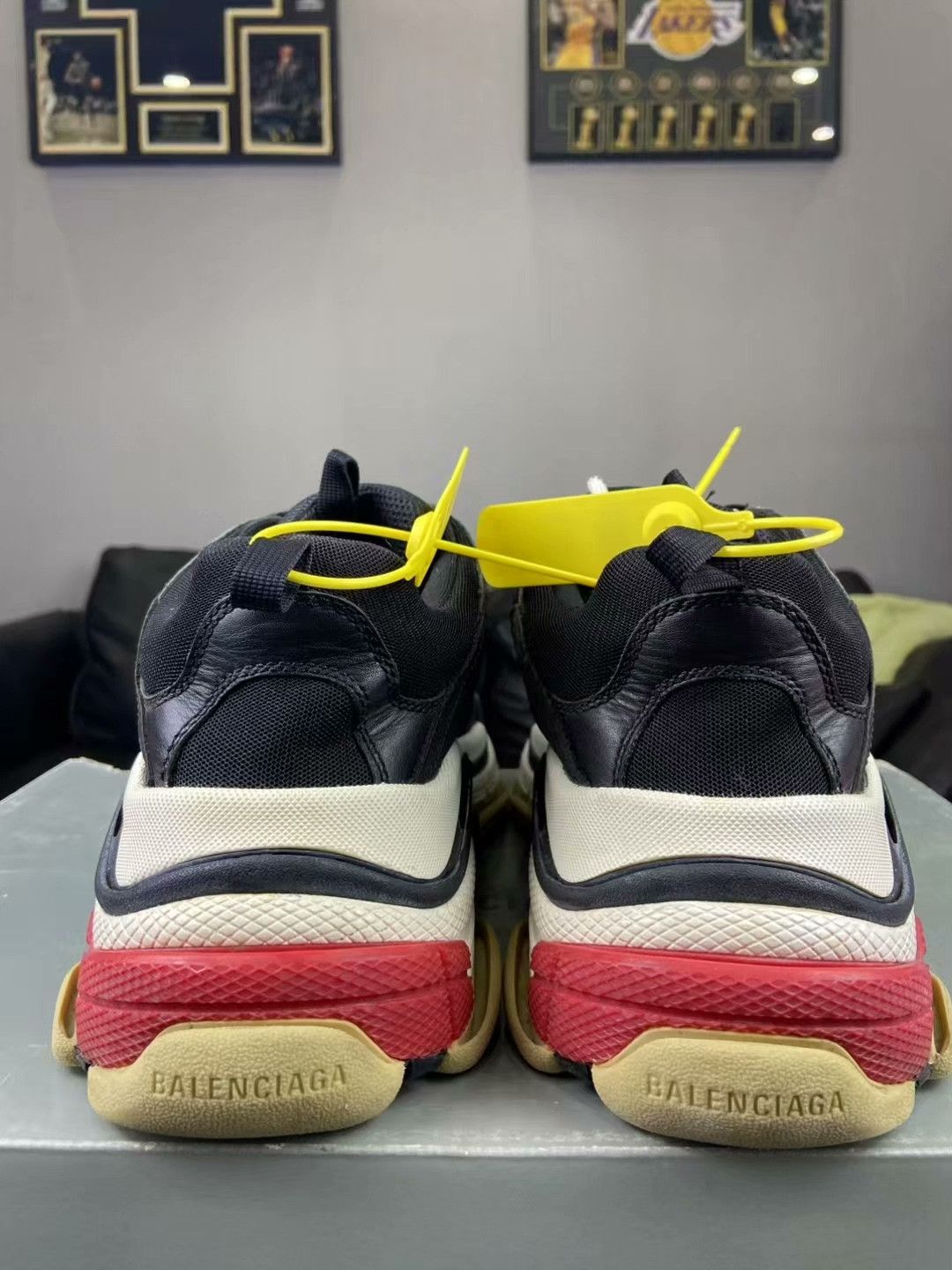 Balenciaga Balenciaga Black Lowtop Sneakers 9 Men Size US 9 / EU 42 - 4 Thumbnail
