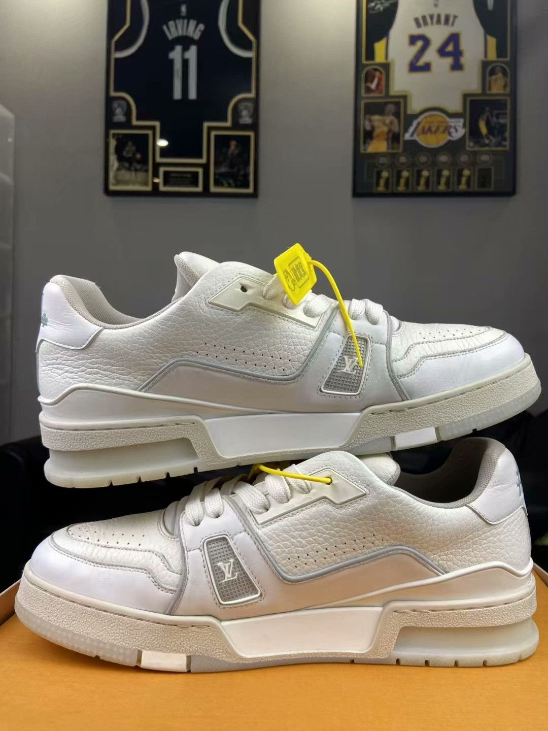 Louis Vuitton Louis Vuitton Training White Lowtop Sneakers 9.5 Men Size US 9.5 / EU 42-43 - 6 Thumbnail