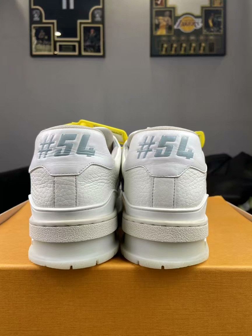 Louis Vuitton Louis Vuitton Training White Lowtop Sneakers 9.5 Men Size US 9.5 / EU 42-43 - 4 Thumbnail