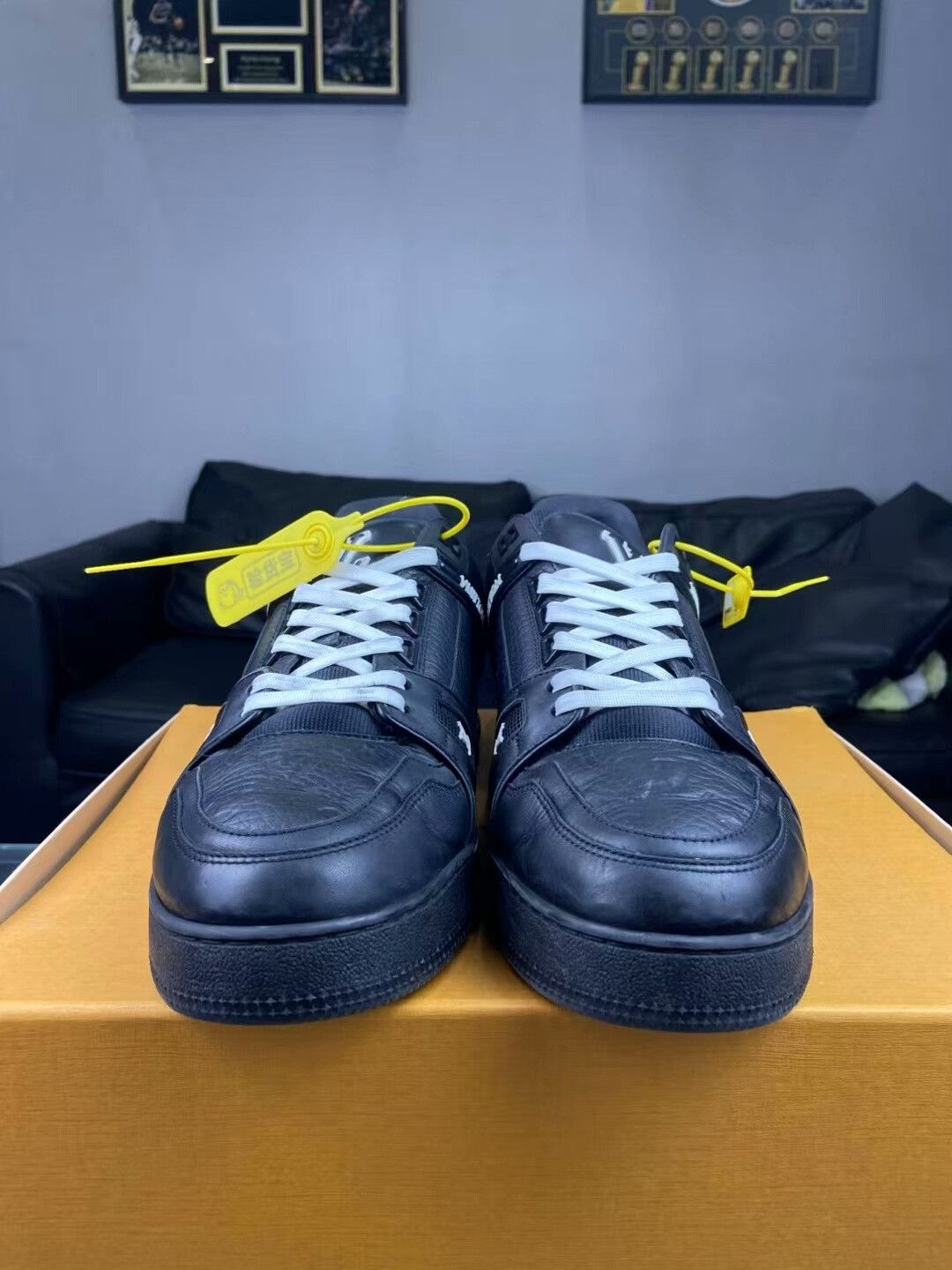 Louis Vuitton Louis Vuitton Training Black Lowtop Sneakers 10 Men Size US 10 / EU 43 - 2 Thumbnail