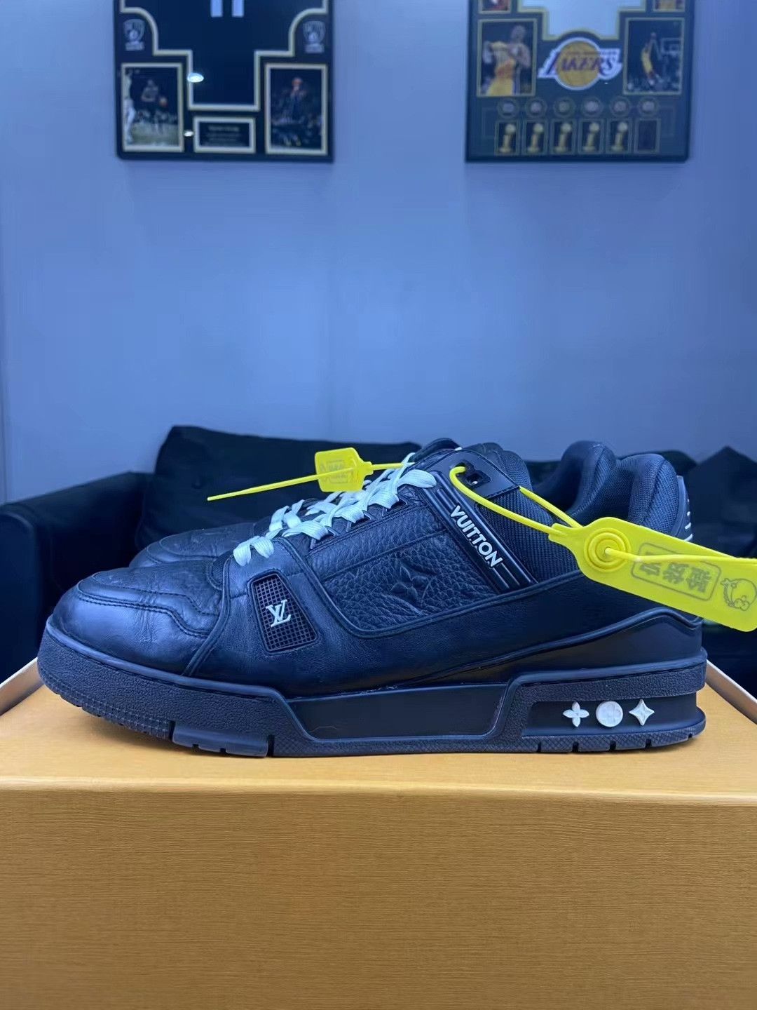 Louis Vuitton Louis Vuitton Training Black Lowtop Sneakers 10 Men Size US 10 / EU 43 - 3 Thumbnail
