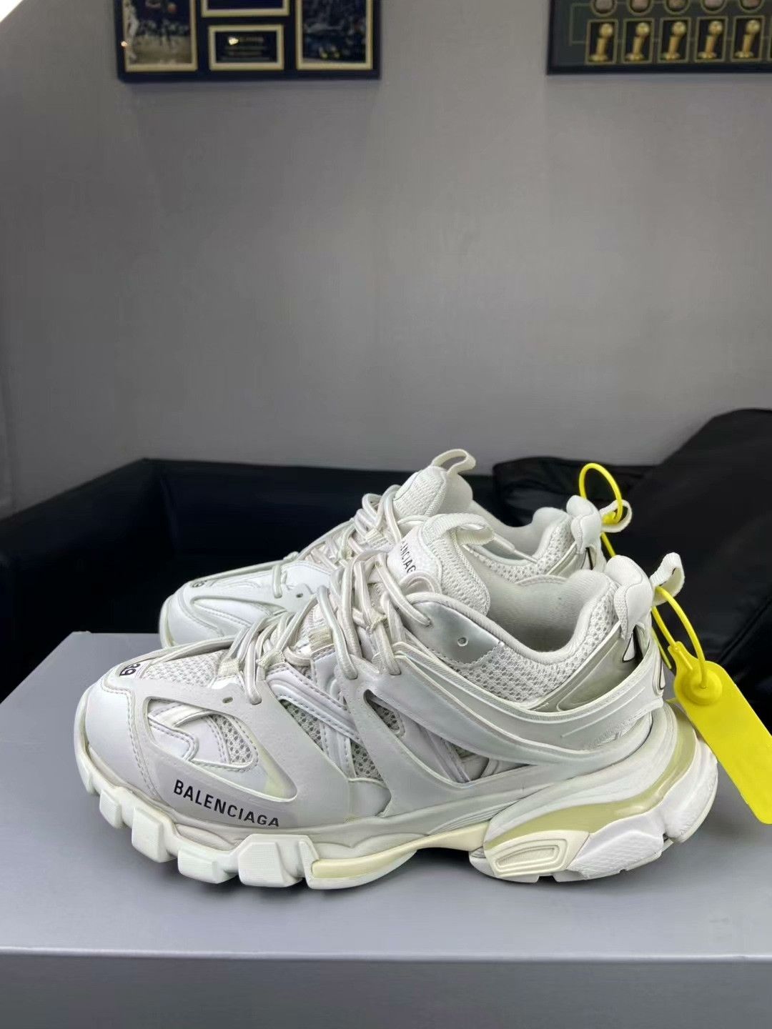 Balenciaga Balenciaga White Lowtop Sneakers 6.5 Men Size US 6.5 / EU 39-40 - 3 Thumbnail