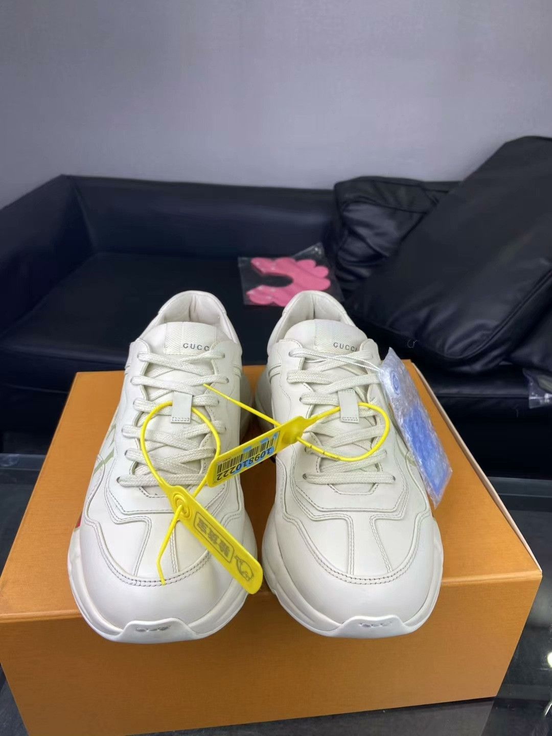 Gucci Gucci Lowtop Sneakers 9 Men Size US 9 / EU 42 - 2 Thumbnail