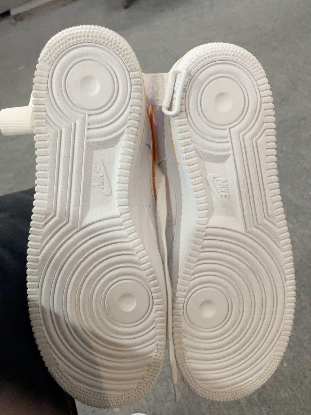 Nike Nike Hitop Sneakers 10.5 Men Size US 10.5 / EU 43-44 - 2 Thumbnail