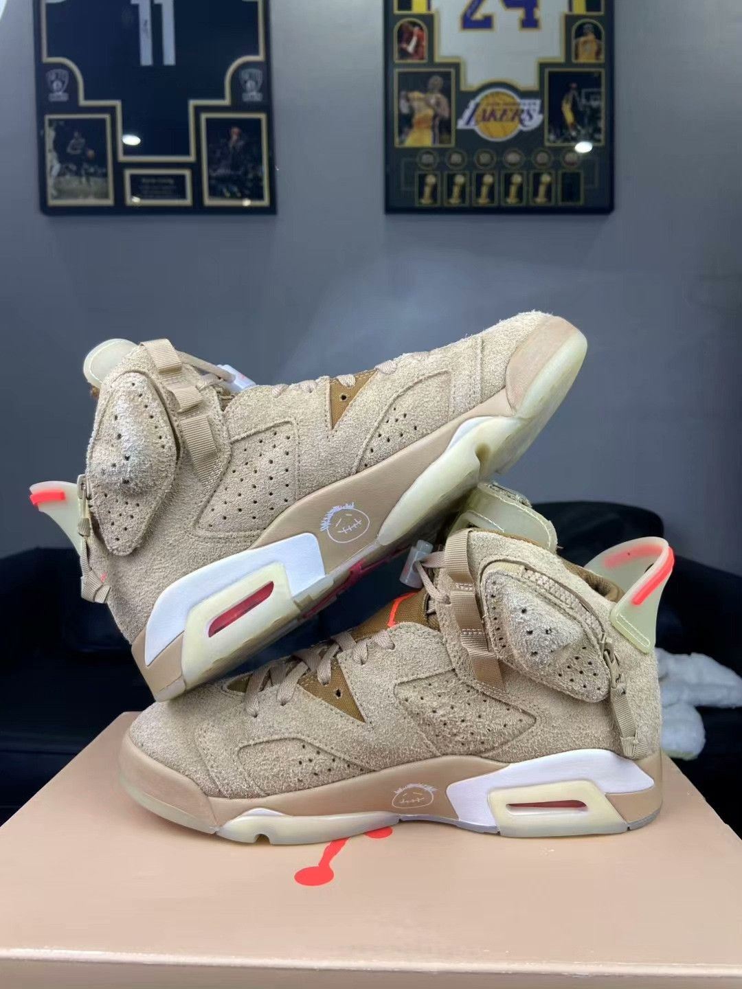 Nike Nike Beige Lowtop Sneakers 8.5 Men Size US 8.5 / EU 41-42 - 7 Thumbnail