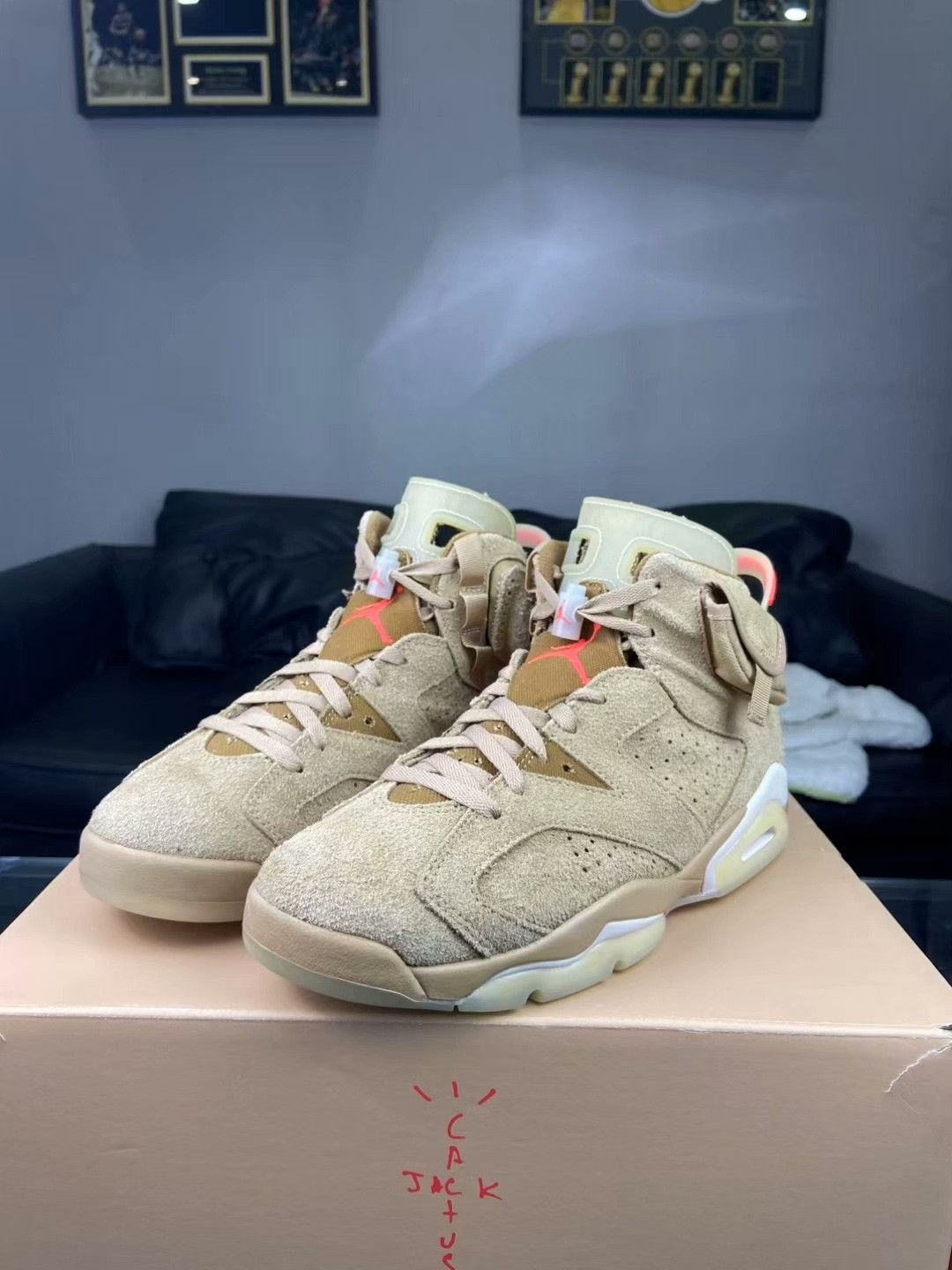 Nike Nike Beige Lowtop Sneakers 8.5 Men Size US 8.5 / EU 41-42 - 2 Thumbnail