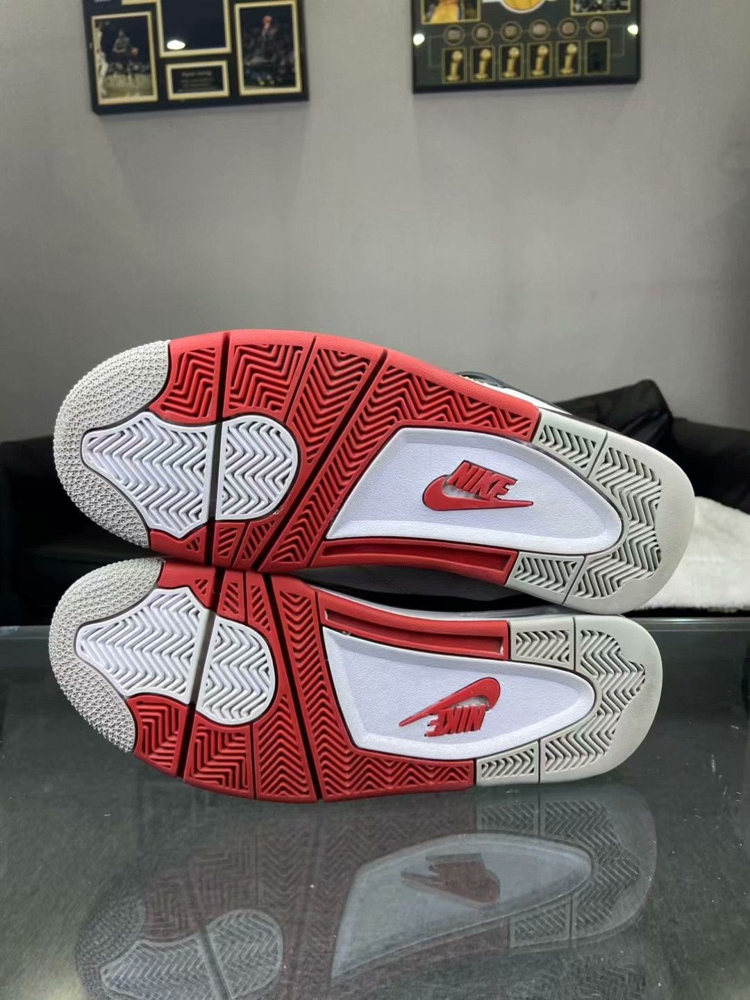 Nike Nike Red Lowtop Sneakers 10.5 Men Size US 10.5 / EU 43-44 - 5 Thumbnail