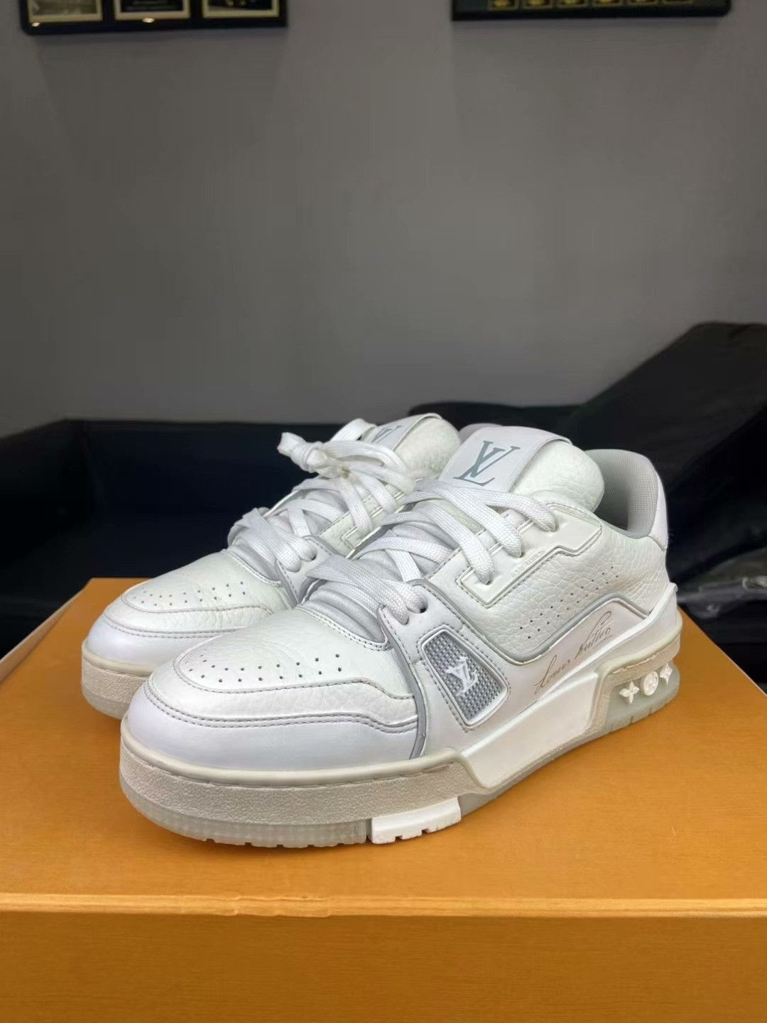 Louis Vuitton Louis Vuitton Training White Lowtop Sneakers us_6 Women Size US 6 / IT 36 - 2 Thumbnail
