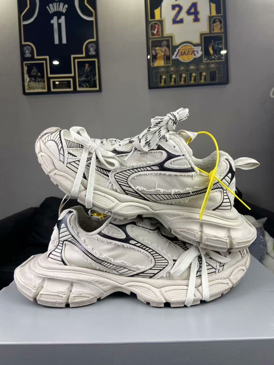 Balenciaga Balenciaga White Lowtop Sneakers 10.5 Men Size US 10.5 / EU 43-44 - 7 Thumbnail