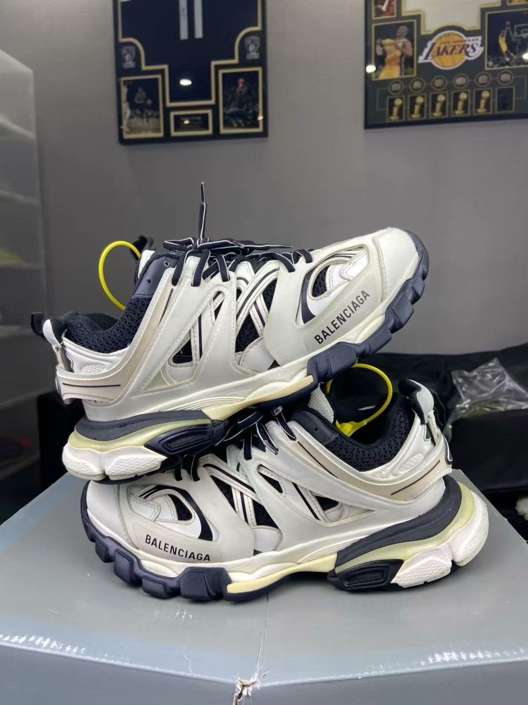 Balenciaga Balenciaga White Lowtop Sneakers 7.5 Men Size US 7.5 / EU 40-41 - 7 Thumbnail