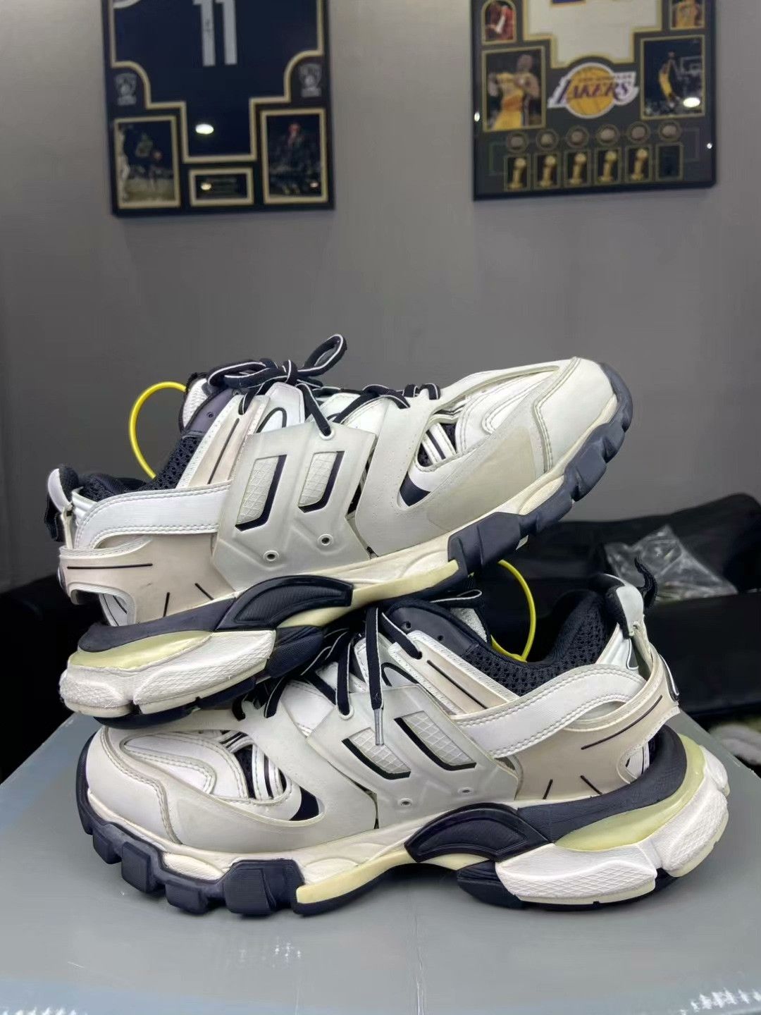 Balenciaga Balenciaga White Lowtop Sneakers 7.5 Men Size US 7.5 / EU 40-41 - 6 Thumbnail