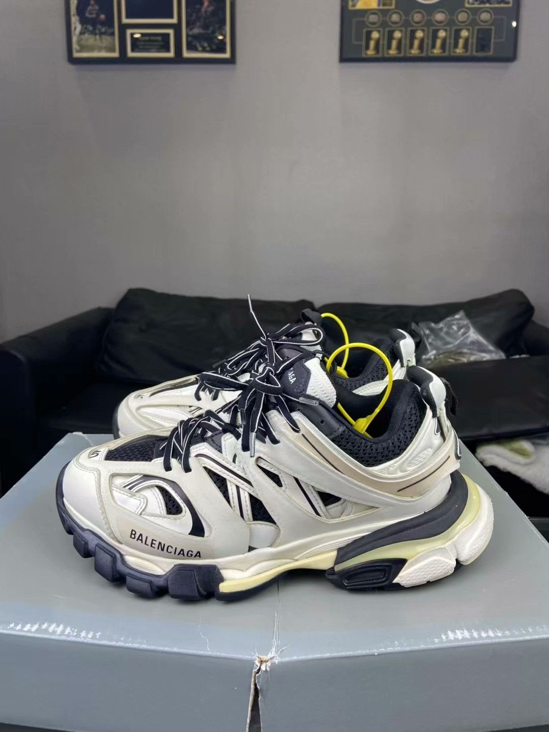 Balenciaga Balenciaga White Lowtop Sneakers 7.5 Men Size US 7.5 / EU 40-41 - 4 Thumbnail